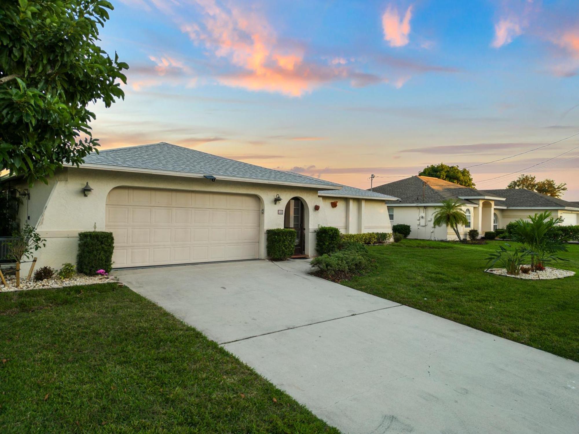 Serenity Waterfront Villa With King Suite, Private Pool, Great Lanai Enclosure And Long Water Views Cape Coral Exterior foto