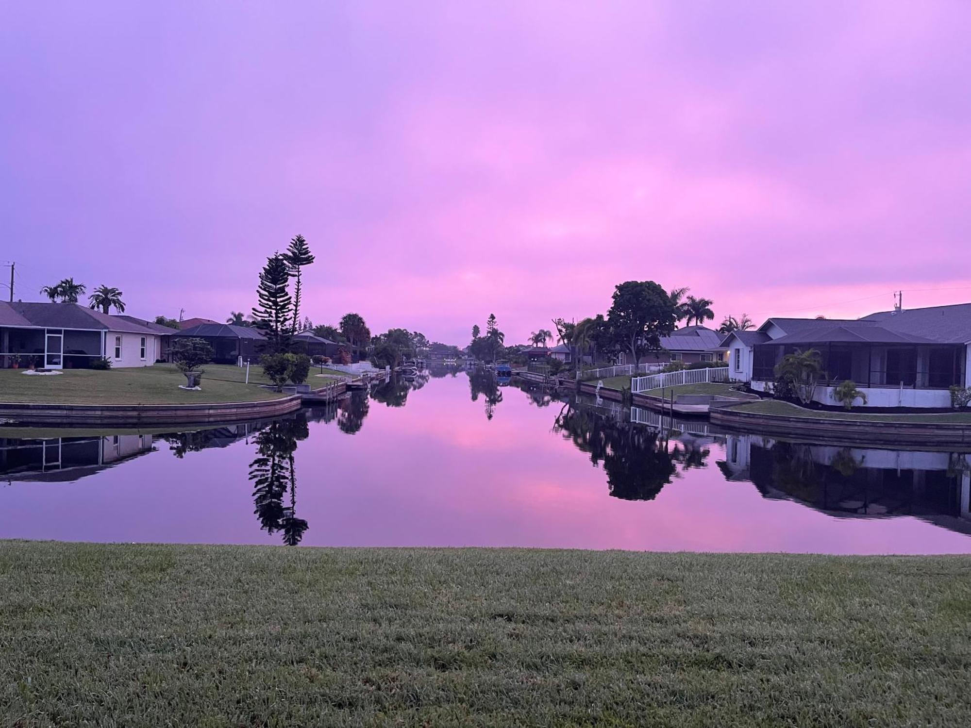 Serenity Waterfront Villa With King Suite, Private Pool, Great Lanai Enclosure And Long Water Views Cape Coral Exterior foto