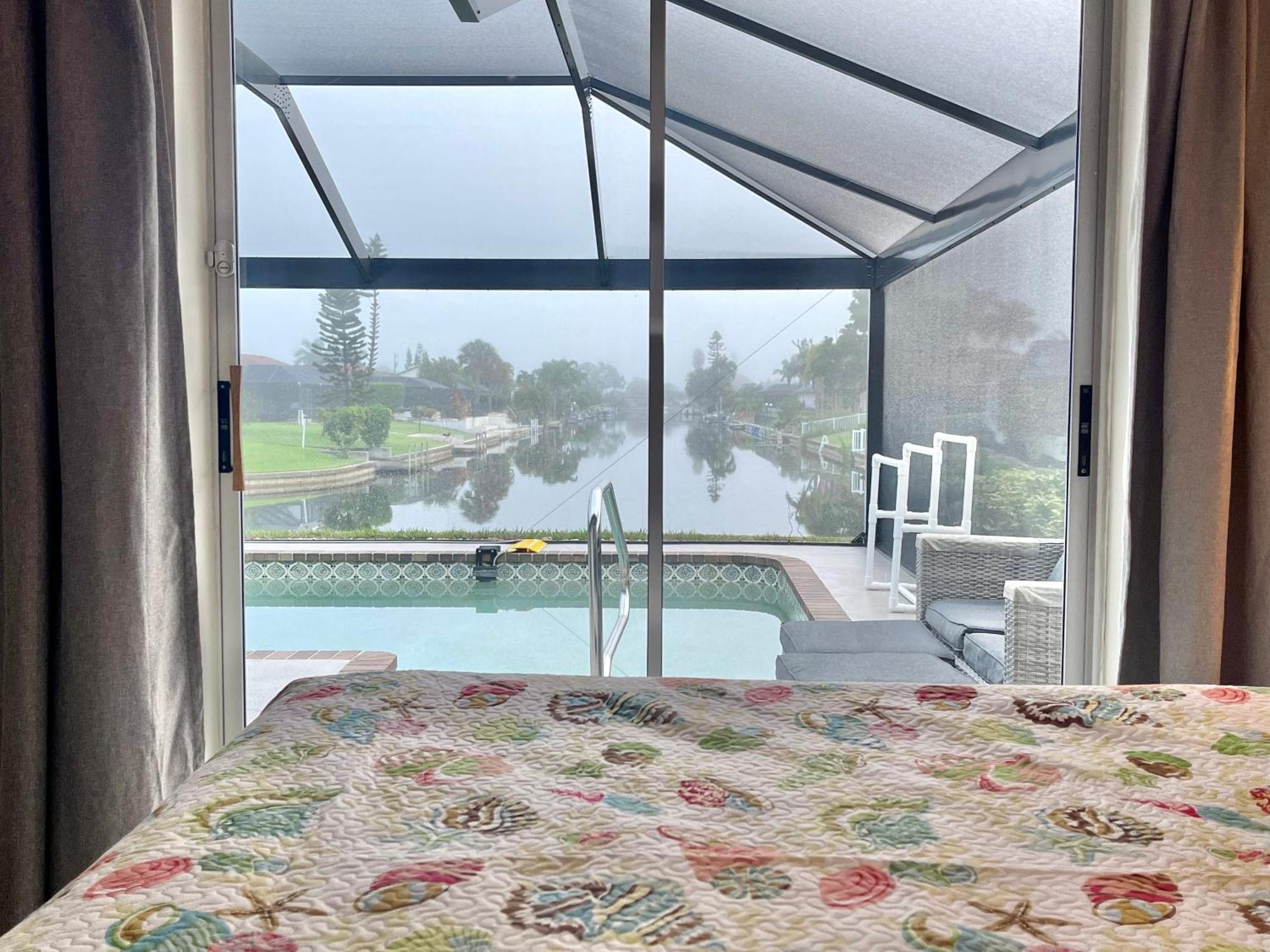 Serenity Waterfront Villa With King Suite, Private Pool, Great Lanai Enclosure And Long Water Views Cape Coral Exterior foto
